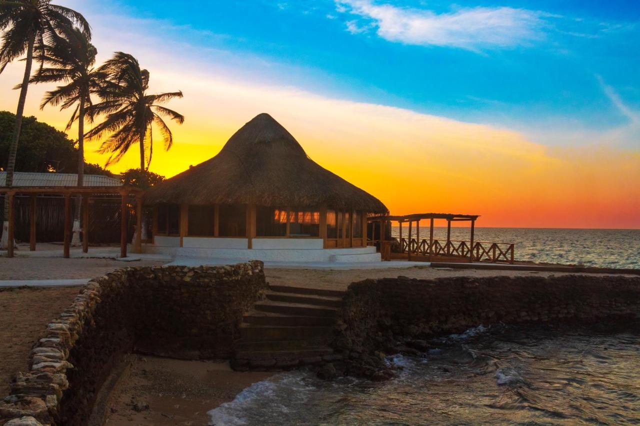 Hotel Sunsets Del Rosario Isla Grande  Exterior photo
