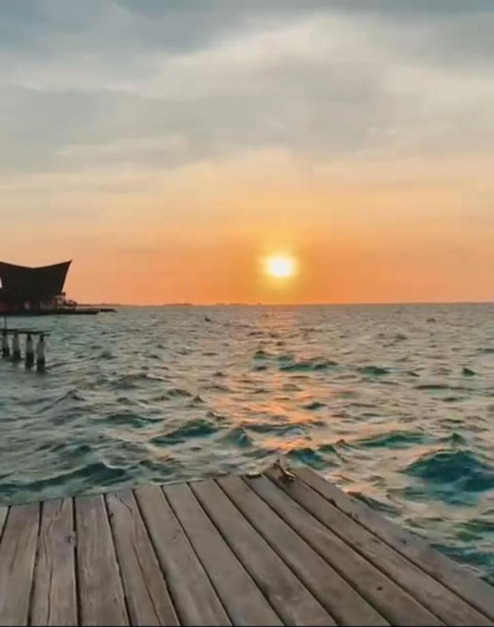 Hotel Sunsets Del Rosario Isla Grande  Exterior photo