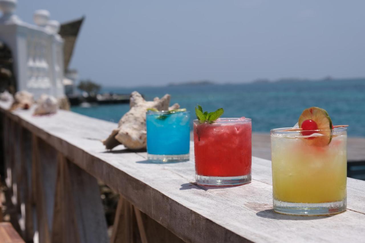 Hotel Sunsets Del Rosario Isla Grande  Exterior photo