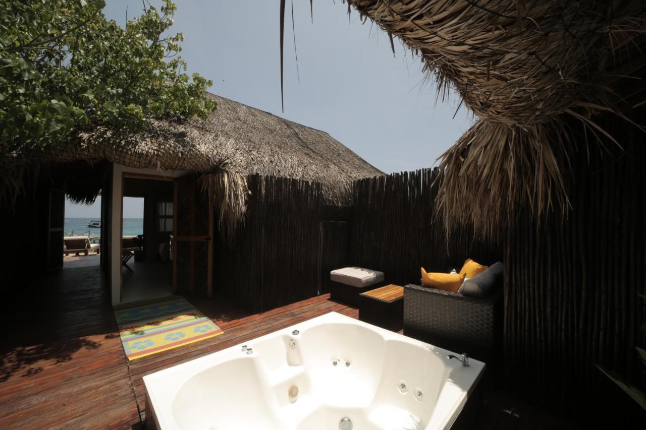Hotel Sunsets Del Rosario Isla Grande  Exterior photo
